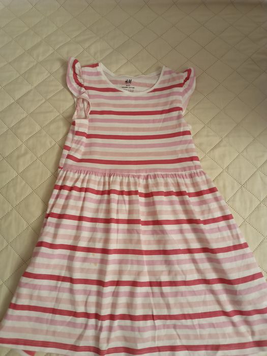 Vând rochițe fetițe 4-6 ani
