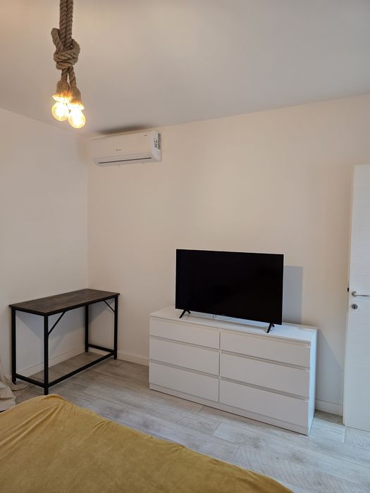 Închiriez apartament 2 camere + dressing + balcon 10mp Arbo Residence