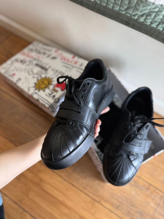 Кроссовки черные