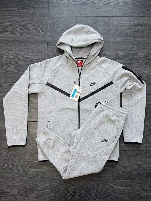 Trening Nike Tech Gri - Set Complet