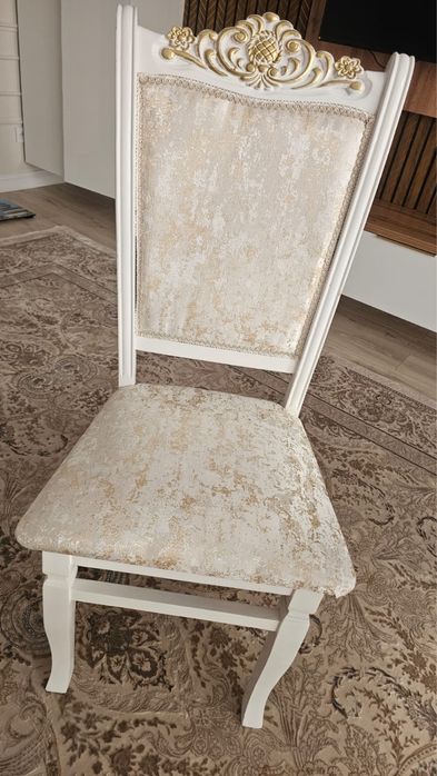 Продается стол стулья