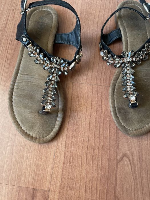 Sandale joase cu pietre