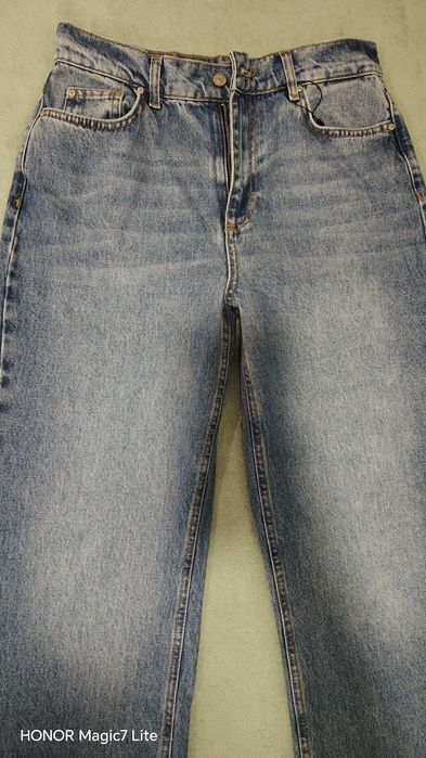 Blugi cu crac drept mărimea 36- 38