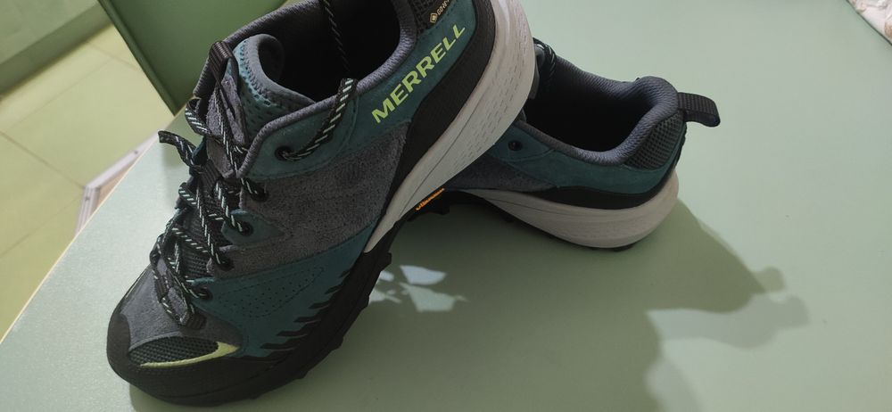 Vând adidas Merrell