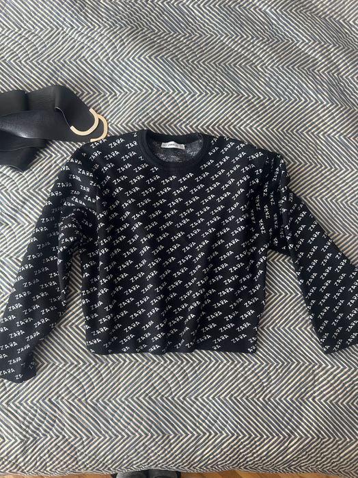 Дамски топли пуловери.