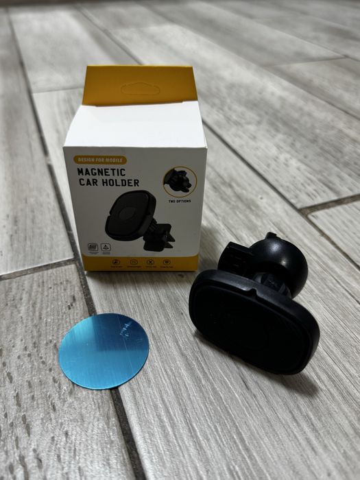 Suport auto pentru telefon cu prindere magnetica