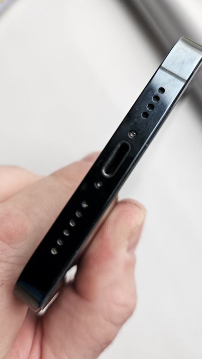 iphone 12 pro max  blue 1250 lei