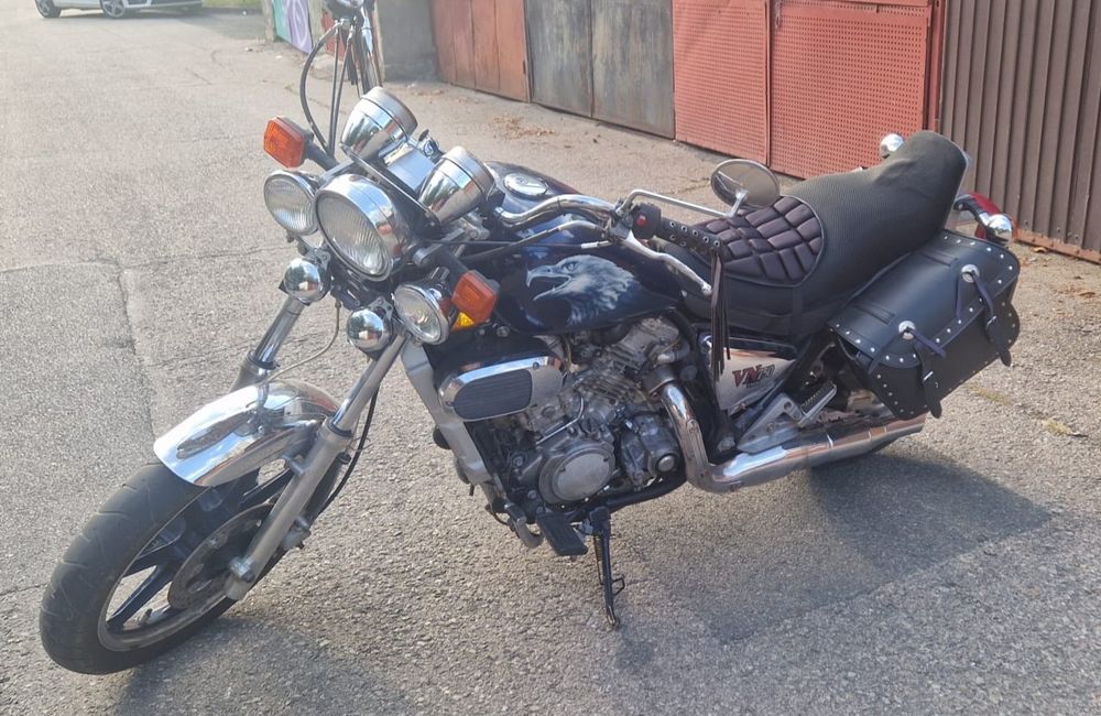 Vând Kawasaki Vulcan VN750