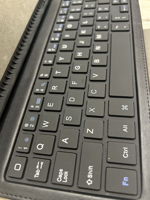 Безжична клавиятура за таблет