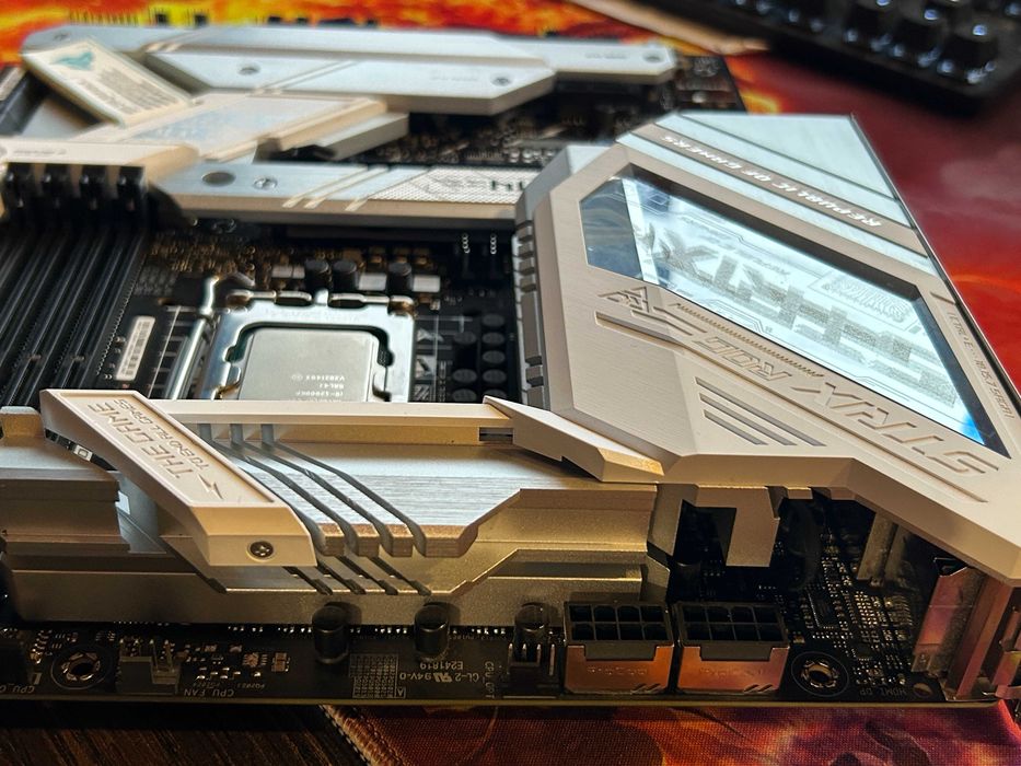 Дъно и процесор Rog Strix Z690-A Gaming WiFi D4 + i9 12900kf dont work