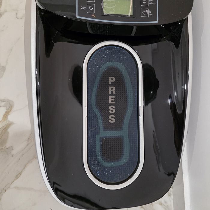 Aparat automat pentru acoperirea pantofilor Dr.Mayer