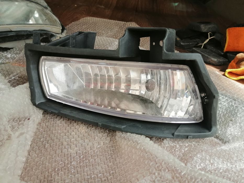 Туманник  toyota Ipsum рестайл, alphard