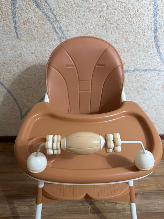Стульчик для кормления почти новый