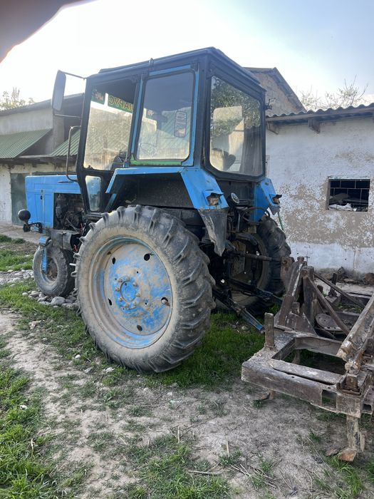 Traktor sotiladi Srochni