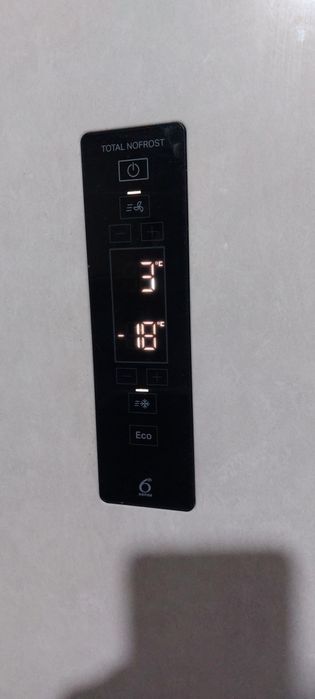 Холодильник Whirlpool