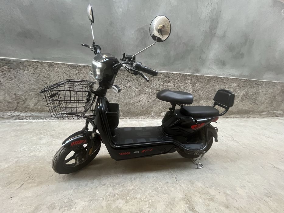 Срочно скутер сотилади