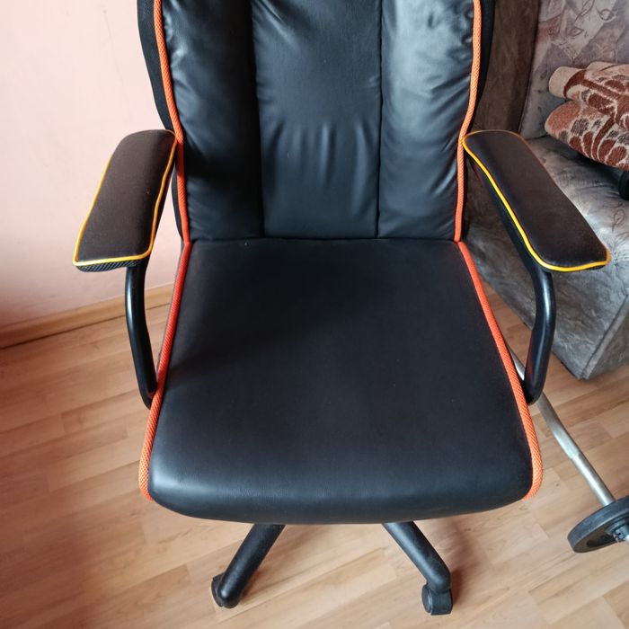 Офис стол перфектен