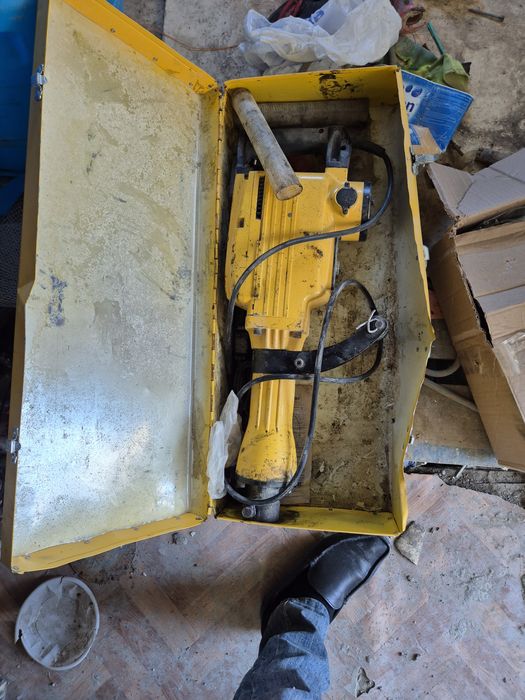 Отбойный молоток продам