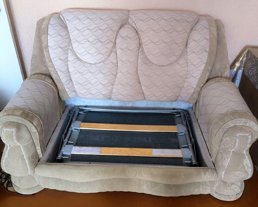 Продам мягкую мебель (тахта)