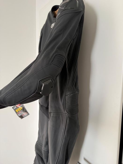 Costum moto dintr o piesa rmd