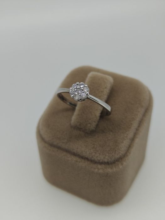 Inel aur alb  9k 1.87gr cu diamante naturale 0.25ct (r)