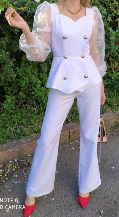 Продам белый вечерний костюм