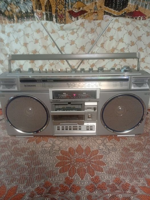 Radio casetofon SANYO  720  japan