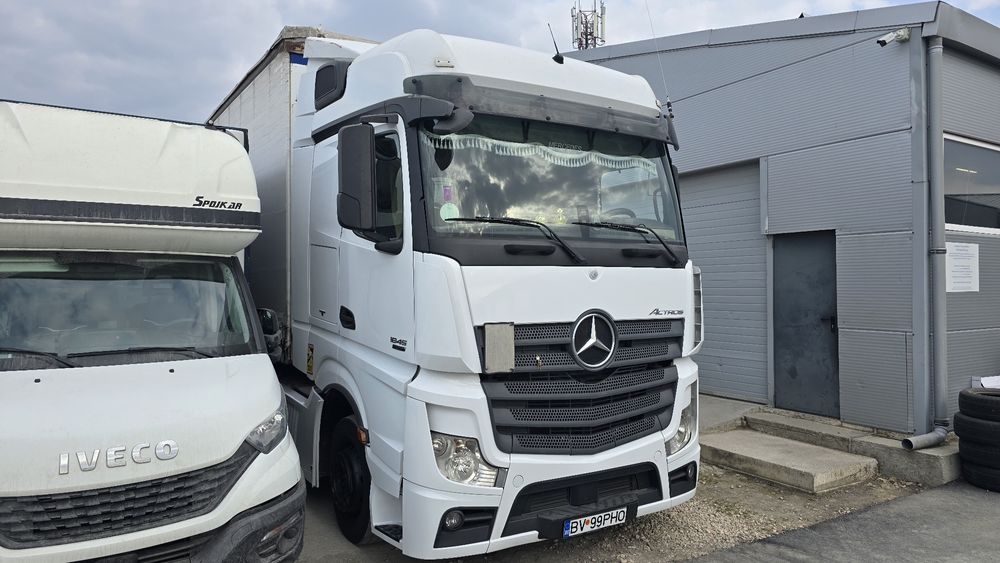 Vând Ansamblu Mercedes Actros 2013 cu 2 semiremorci