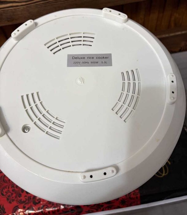 Рисоварка в хорошем состоянии