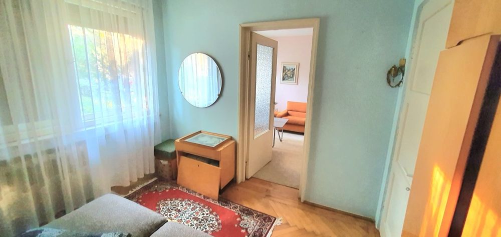 Vând ap 3 cam Tiglina2 str Constructorilor, parter stradal, lângă Poliția județeană, zona verde