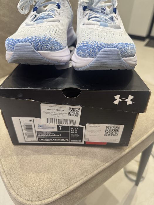 Under Armour кроссовки.