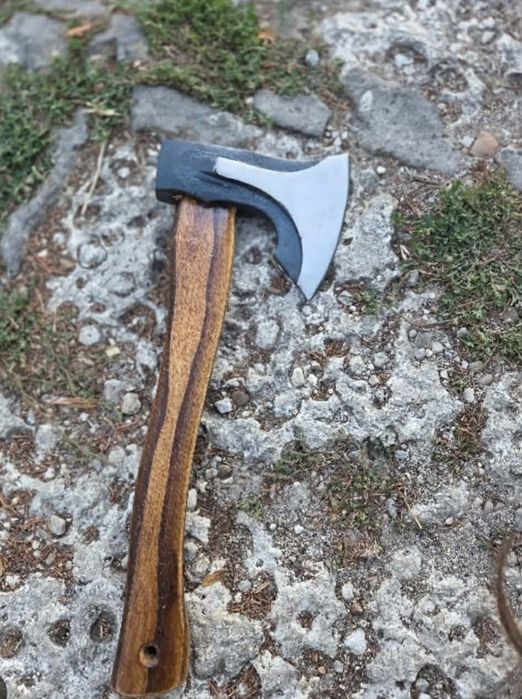 брадвичка от ковано желязо с дървена дръжка