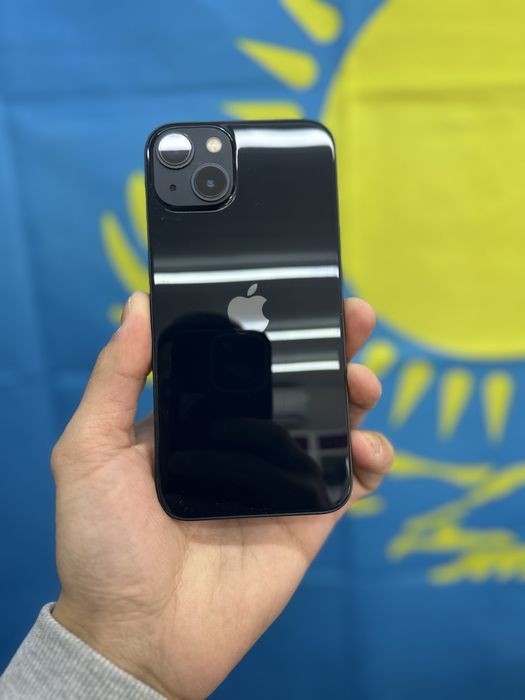 iPhone 13 телефон