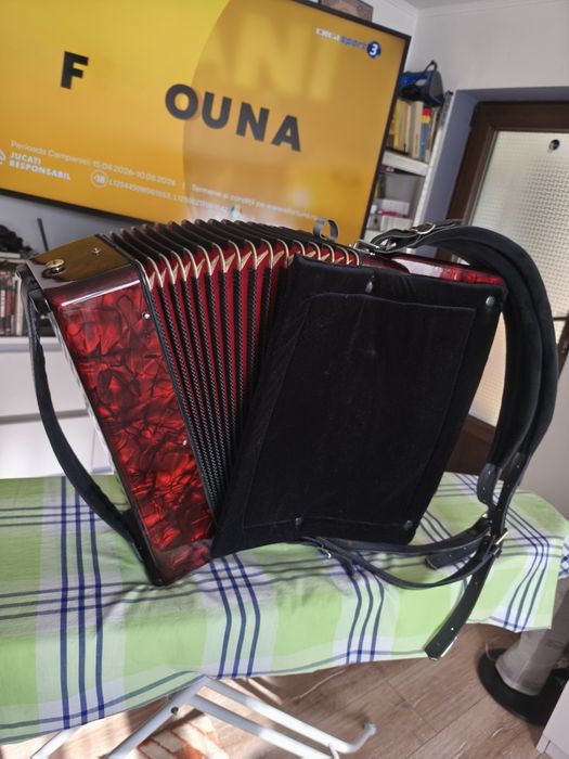 Vând acordeon Hohner Tango 2 preparat bandon,80 bass,impecabil!