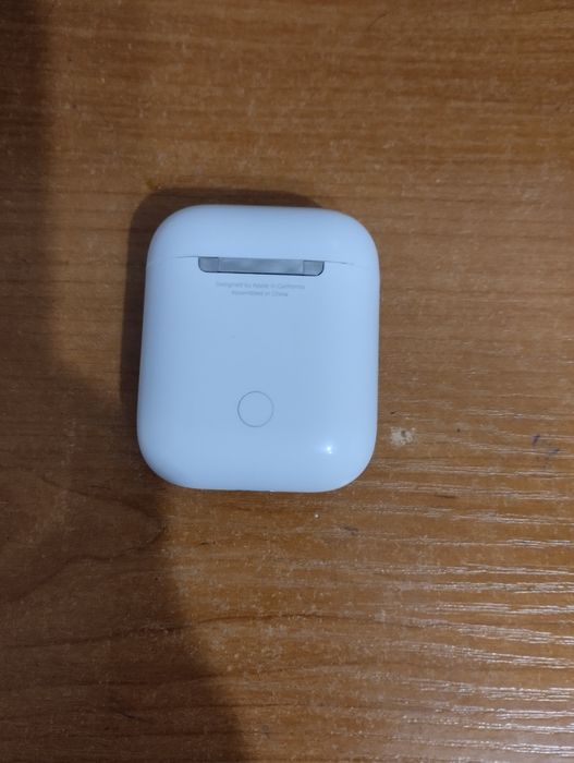 Airpods 2 поколений