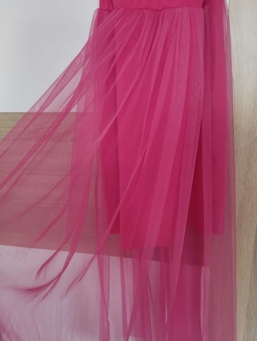 Дамска цикламена рокля с тюл