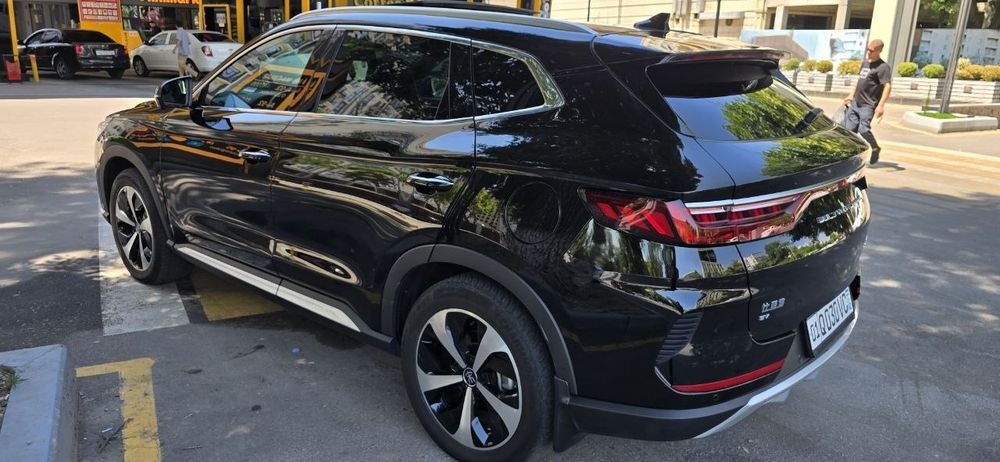 BYD Song plus 2022  qora flagship 505km toza elektr