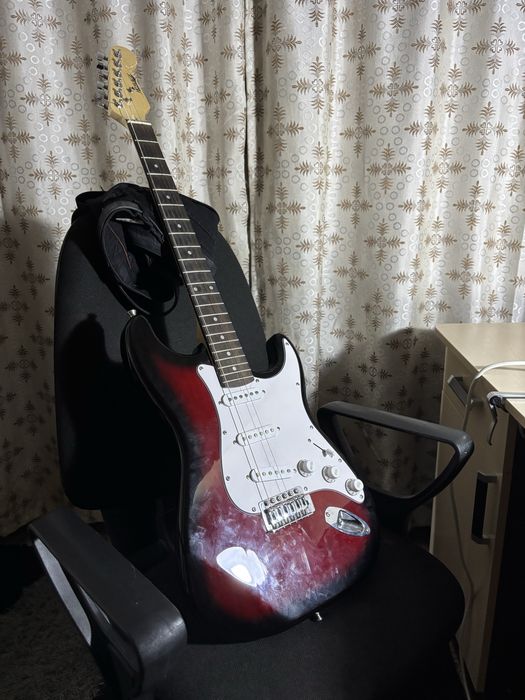 Продам электрогитару stratocaster Homage