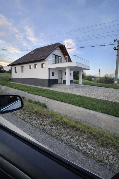VILĂ  În Șinteu Bihor