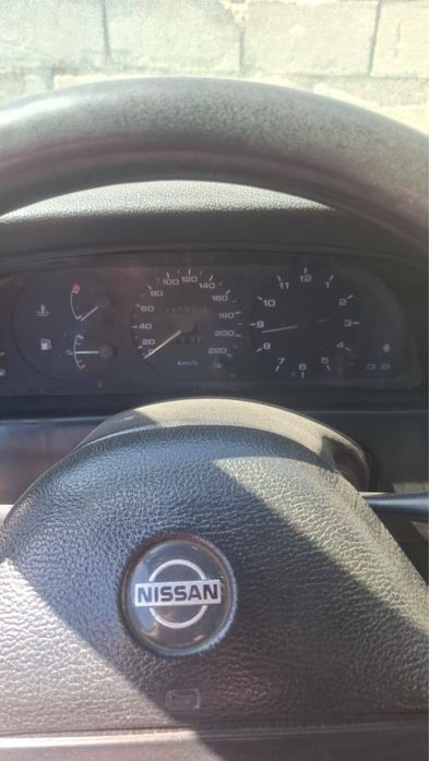 Продам Nissan Primera 1990