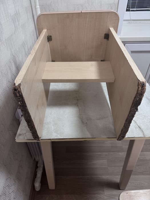 Продам стол и 2 стула