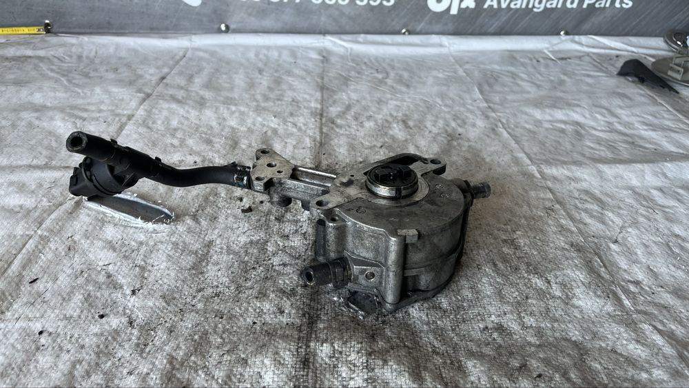 Volkswagen Golf 5 1.9 TDi вакуум помпа