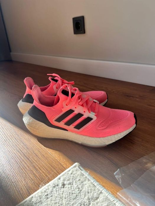 Кроссовки от адидас