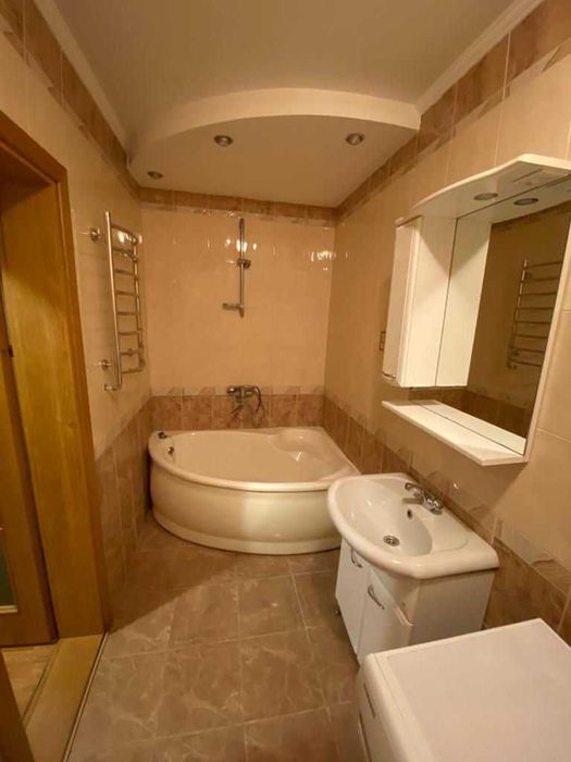 Дава се под наем Едностаен апартамент в София, Център - 45 кв.м за 353.94 € - Снимка #3