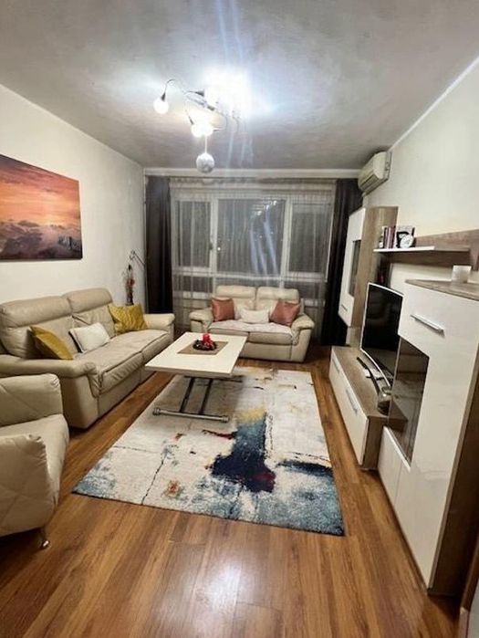 Двустаен апартамент в ж.к. Гоце Делчев.