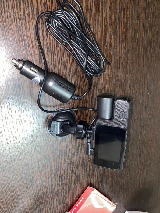 Видеорегистратор с 2 камерами +Wifi