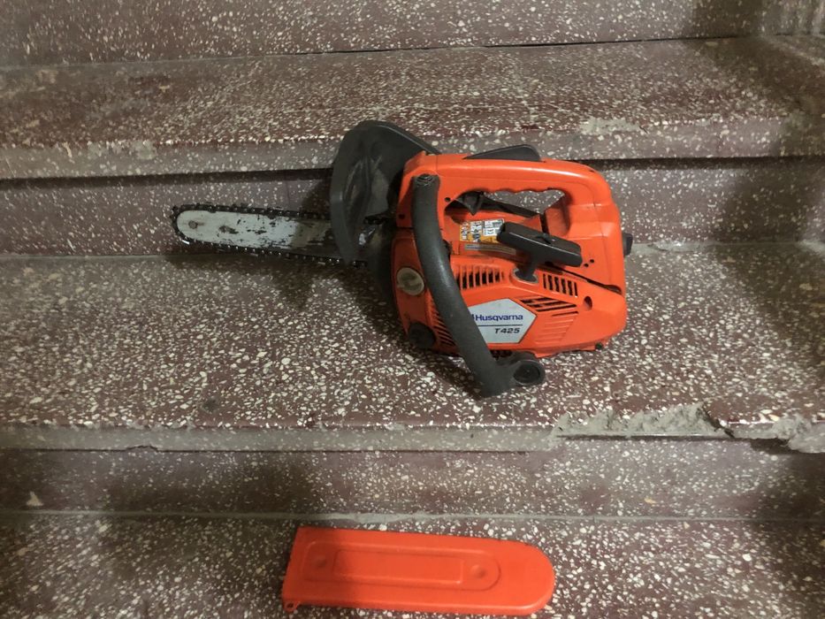 Drujba de o mana mica Husqvarna T425 în stare foarte buna