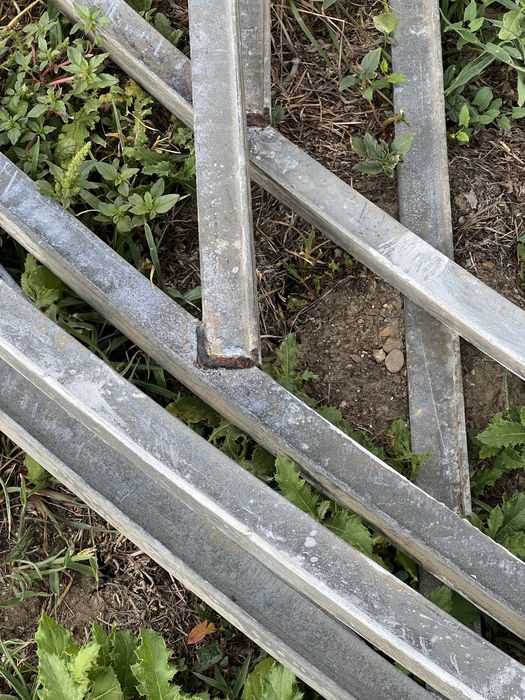 Vand 20arce de metal pentru constructii sera, ciupercarie
