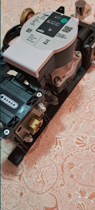 Циркулационна Електрическа помпа WILO PARA KU 15/6-43 /SC + Колектор