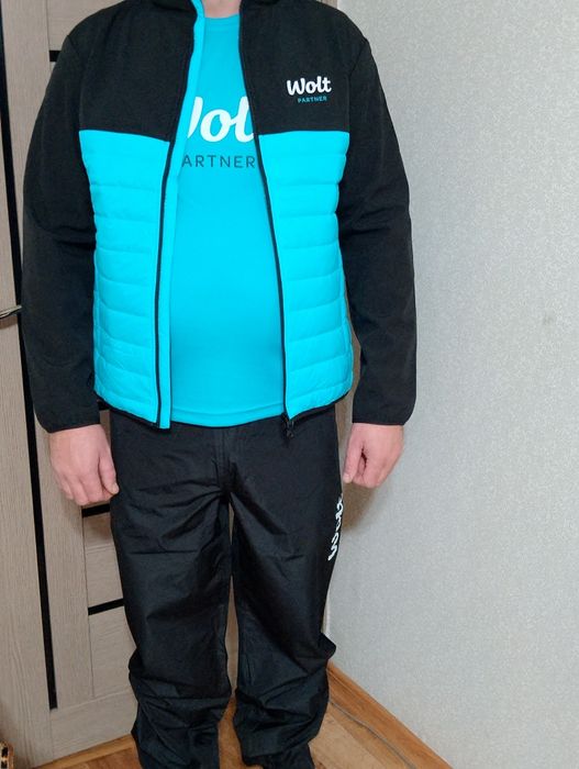 Продам новый костюм